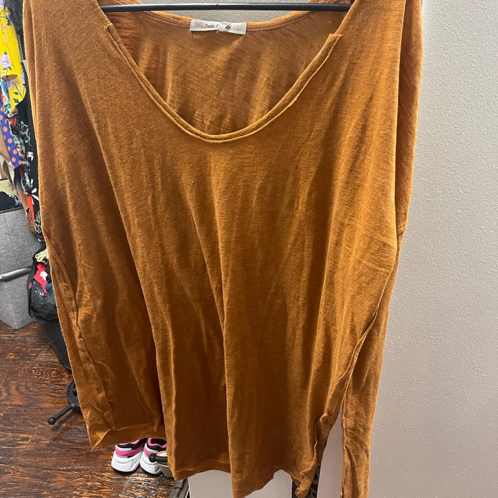 Free People long sleeves scoop neck top | Size M | Never worn